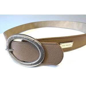 STEVE MADDEN Tan Medium Belt / Circular Buckle / Faux Leather / Excellent!